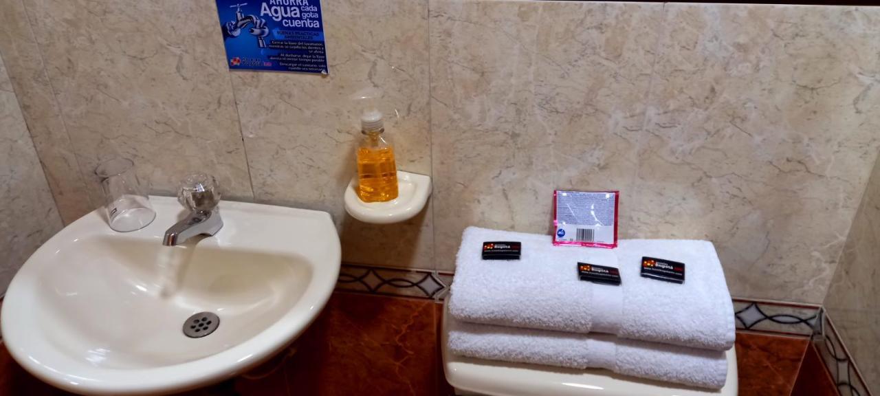 Hoteles Bogota Inn Turisticas 63 Екстериор снимка